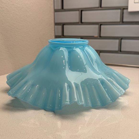 Vintage Bride's Basket Blue Fenton Ruffled Edges Bowl with Metal Holder - Picture 13 of 17